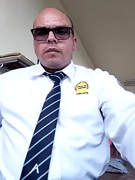 Camilo-31RI online show from April 18, 2026, 8:09 pm