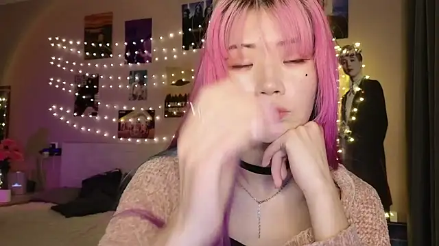 E v E  online show from February 26, 2026, 3:17 am