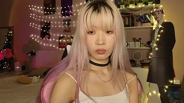 E v E  online show from February 17, 2026, 7:05 am