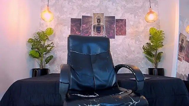 Snapshot of Regan__ chatting on November 29, 2025, 1:06 am Regan online show from November 29, 2025, 1:06 am