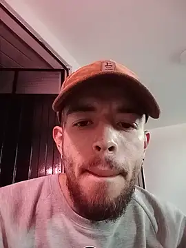 Snapshot of Aaronkiller chatting on July 7, 2026, 10:24 pm Aaronkiller online show from July 7, 2026, 10:24 pm