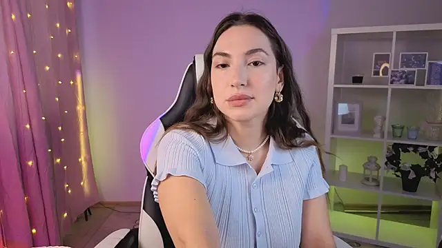 Snapshot of MelissaLovvv chatting on July 19, 2026, 11:29 am MelissaLovvv online show from July 19, 2026, 11:29 am