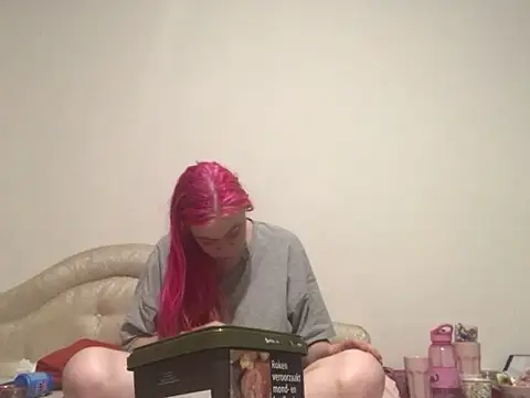 Snapshot of rose_bunny chatting on June 1, 2026, 10:31 pm rose bunny online show from June 1, 2026, 10:31 pm