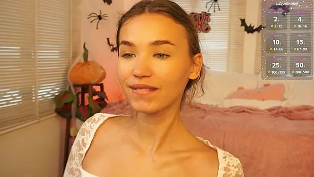 lexicoyy  online show from November 2, 2025, 4:39 am