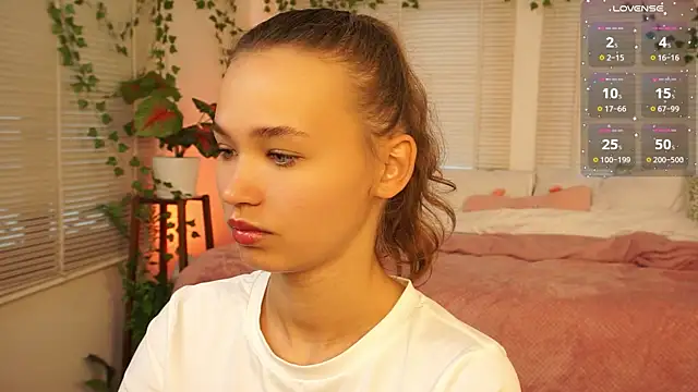 lexicoyy  online show from November 21, 2025, 4:11 am