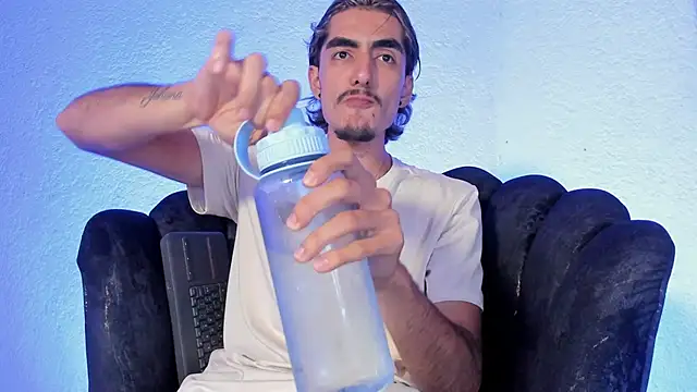 Snapshot of DimitryHank chatting on February 5, 2026, 9:05 am DimitryHank online show from February 5, 2026, 9:05 am