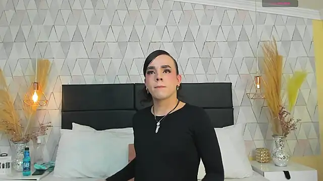 JustinePerry online show from January 19, 2026, 3:32 am