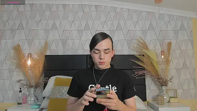 JustinePerry online show from March 5, 2026, 4:09 am