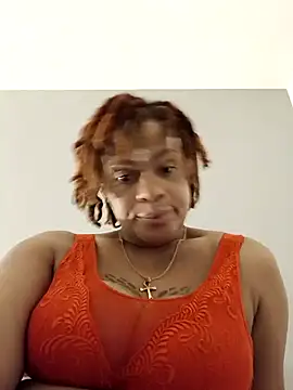 hoesinthishouse78 online show from November 18, 2025, 2:27 am