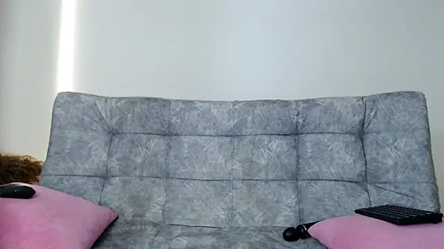 Mia fooxx  online show from February 27, 2025, 3:37 pm