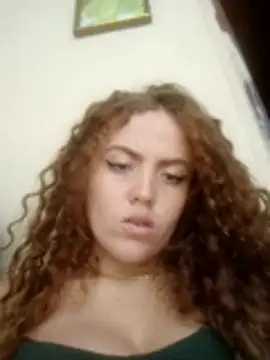 Mia fooxx  online show from November 3, 2025, 9:18 pm