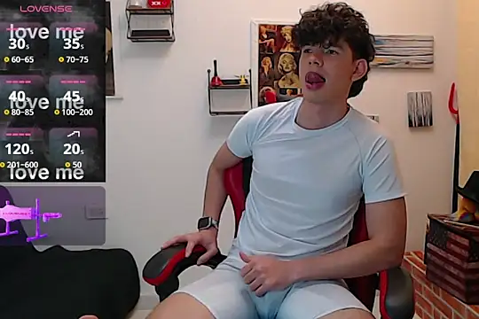 Snapshot of Angelo-cianuro- chatting on December 1, 2025, 10:21 pm Angelo-cianuro- online show from December 1, 2025, 10:21 pm