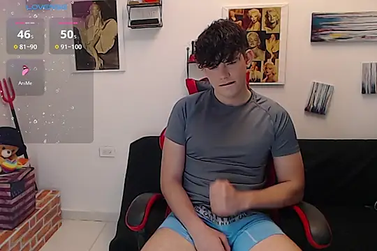 Snapshot of Angelo-cianuro- chatting on October 27, 2025, 11:16 pm Angelo-cianuro- online show from October 27, 2025, 11:16 pm