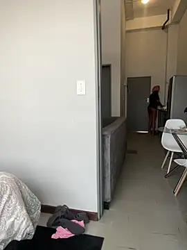 Queen-Boobylicious online show from October 27, 2025, 8:15 am