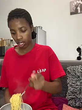 Queen-Boobylicious online show from October 6, 2025, 11:00 am