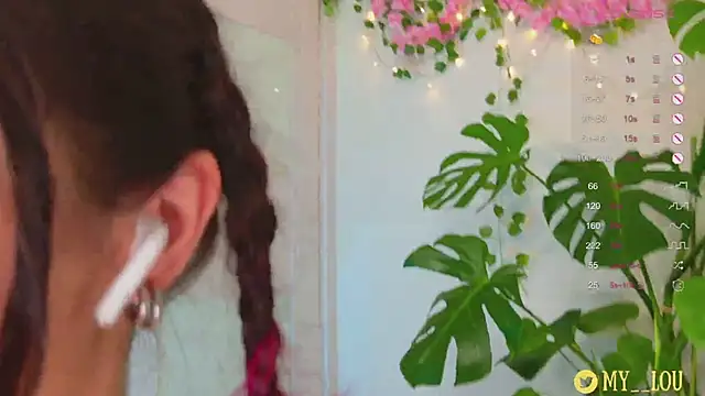 MyLou  online show from March 8, 2025, 7:20 pm