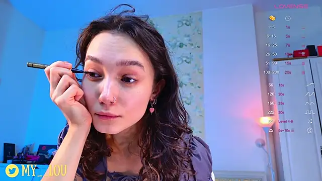 MyLou  online show from October 3, 2025, 2:07 pm