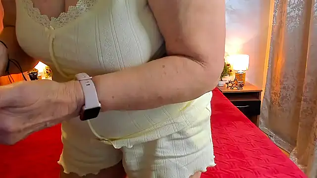 sweetangell69  online show from June 4, 2026, 2:16 am