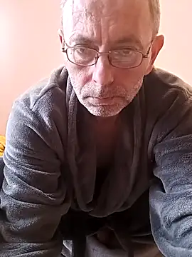 BesterJunge45 online show from February 18, 2025, 12:17 pm