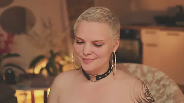 LikaBerry1 online show from November 3, 2025, 11:08 pm