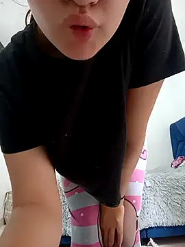 Snapshot of angel_natural chatting on October 7, 2025, 4:41 pm angel natural online show from October 7, 2025, 4:41 pm