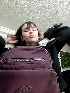 Snapshot of angel_natural chatting on October 9, 2025, 8:20 pm angel natural online show from October 9, 2025, 8:20 pm