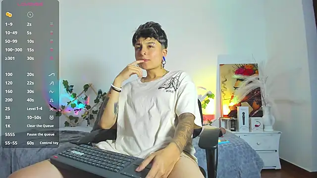 Snapshot of ZuryRamirez_ chatting on March 7, 2025, 8:00 pm ZuryRamirez online show from March 7, 2025, 8:00 pm