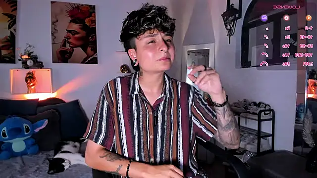 Snapshot of ZuryRamirez_ chatting on December 4, 2025, 9:14 pm ZuryRamirez online show from December 4, 2025, 9:14 pm