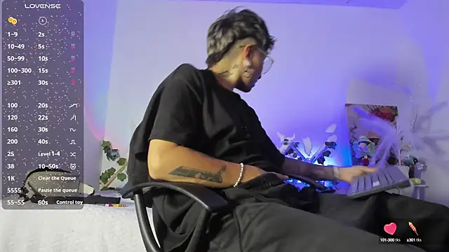 Snapshot of ZuryRamirez_ chatting on March 21, 2025, 7:35 pm ZuryRamirez online show from March 21, 2025, 7:35 pm