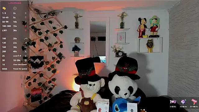 Snapshot of ZuryRamirez_ chatting on September 28, 2025, 9:44 pm ZuryRamirez online show from September 28, 2025, 9:44 pm