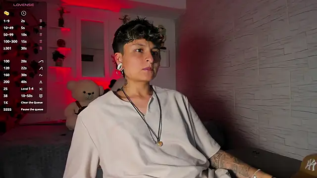 Snapshot of ZuryRamirez_ chatting on September 17, 2025, 11:40 pm ZuryRamirez online show from September 17, 2025, 11:40 pm