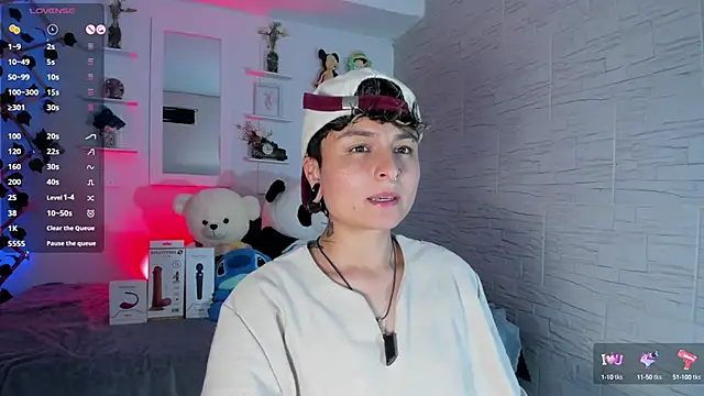 Snapshot of ZuryRamirez_ chatting on October 5, 2025, 9:05 pm ZuryRamirez online show from October 5, 2025, 9:05 pm