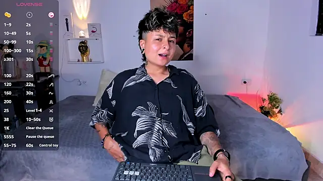 Snapshot of ZuryRamirez_ chatting on June 26, 2026, 11:43 pm ZuryRamirez online show from June 26, 2026, 11:43 pm
