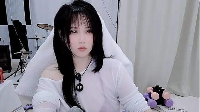 Vaness-a online show from April 20, 2026, 8:43 pm