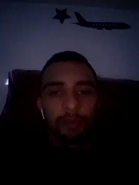 Snapshot of Hazembahloul chatting on November 16, 2025, 11:30 pm Hazembahloul online show from November 16, 2025, 11:30 pm