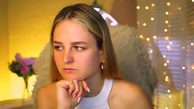 Snapshot of DeboraLarson chatting on October 12, 2025, 3:52 am DeboraLarson online show from October 12, 2025, 3:52 am