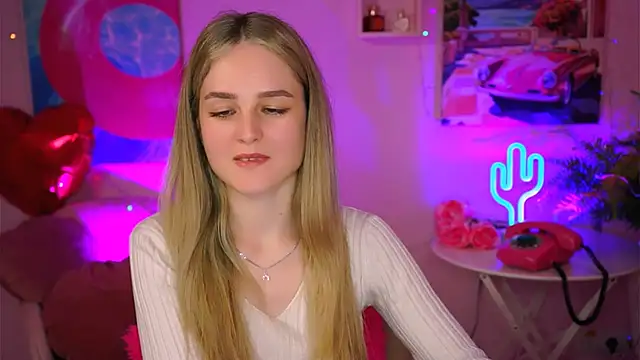 Snapshot of DeboraLarson chatting on March 10, 2025, 9:56 am DeboraLarson online show from March 10, 2025, 9:56 am