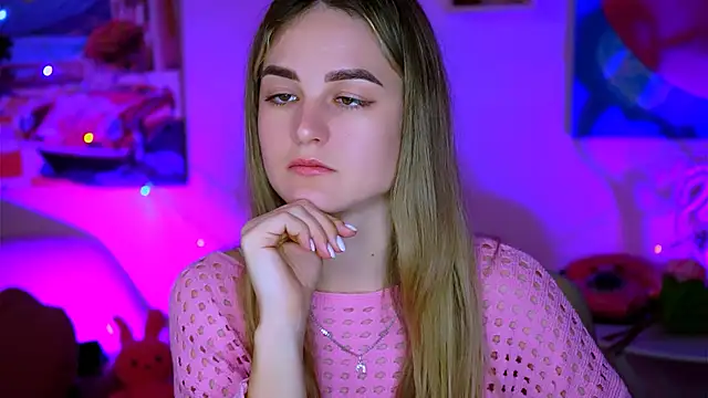 Snapshot of DeboraLarson chatting on February 15, 2025, 4:25 am DeboraLarson online show from February 15, 2025, 4:25 am