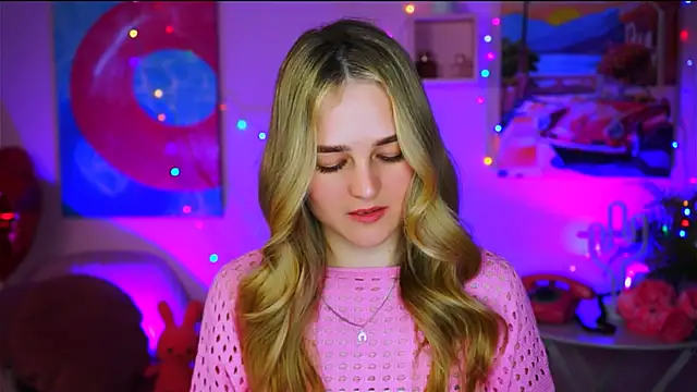 Snapshot of DeboraLarson chatting on March 18, 2025, 3:56 am DeboraLarson online show from March 18, 2025, 3:56 am