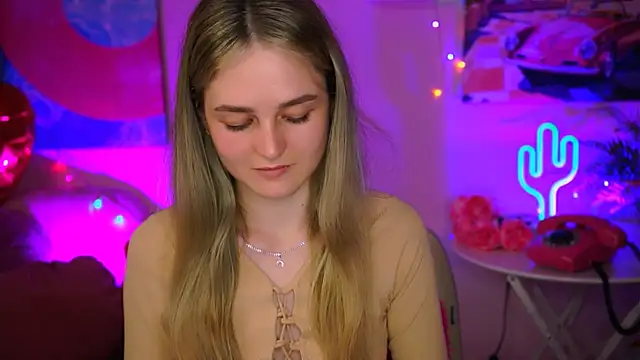 Snapshot of DeboraLarson chatting on March 11, 2025, 10:29 am DeboraLarson online show from March 11, 2025, 10:29 am