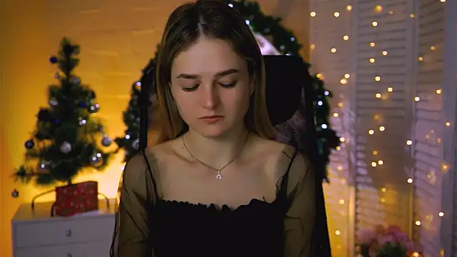 DeboraLarson online show from December 22, 2025, 3:17 am