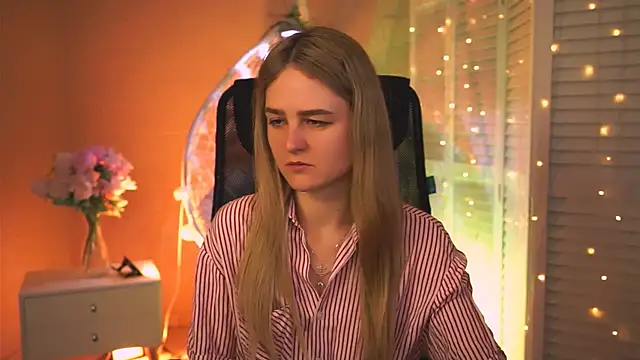 DeboraLarson online show from March 5, 2026, 3:25 am