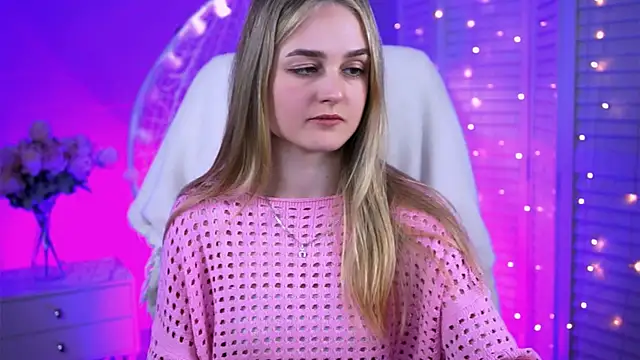 Snapshot of DeboraLarson chatting on March 19, 2025, 7:18 am DeboraLarson online show from March 19, 2025, 7:18 am