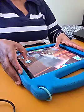 kittymmf online show from April 8, 2026, 7:54 am