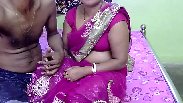 Snapshot of Couple_For_You18 chatting on March 21, 2025, 2:39 am Couple For You18 online show from March 21, 2025, 2:39 am