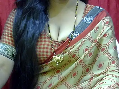 HOT-SEEMAA online show from November 15, 2025, 7:34 am