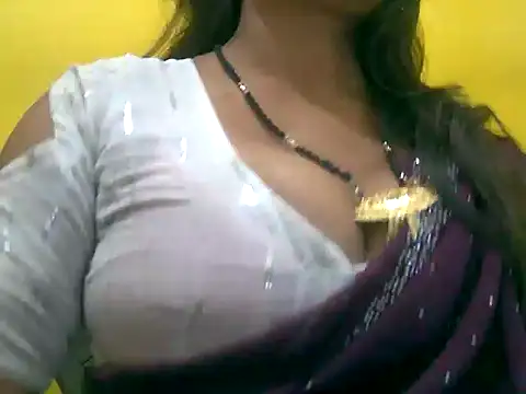 Snapshot of LOVE-SUSHILA chatting on February 20, 2025, 3:52 pm LOVE-SUSHILA online show from February 20, 2025, 3:52 pm