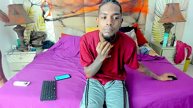 Snapshot of bigblackhotx1 chatting on October 29, 2025, 8:13 am bigblackhotx1 online show from October 29, 2025, 8:13 am