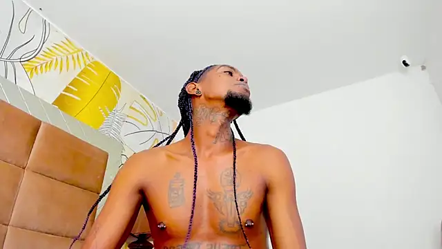 Snapshot of bigblackhotx1 chatting on November 2, 2025, 1:05 pm bigblackhotx1 online show from November 2, 2025, 1:05 pm