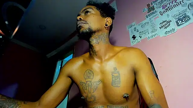 bigblackhotx1 online show from March 30, 2026, 10:06 am